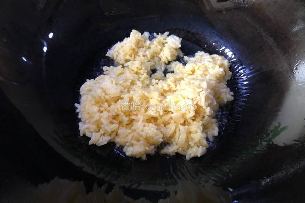 芝士菠萝炒饭的做法图解7