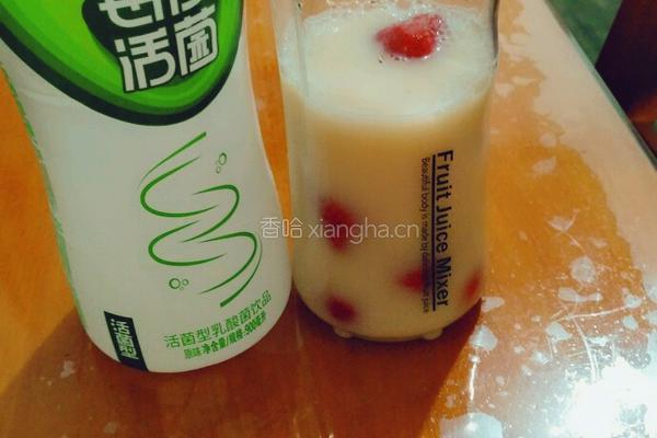 草莓酸奶的做法图解2