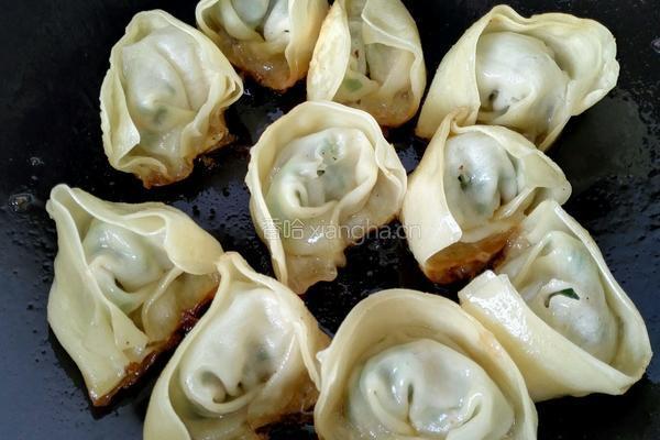 韭菜肉煎馄饨的做法图解6