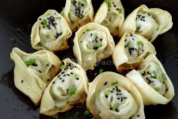 韭菜肉煎馄饨的做法图解7