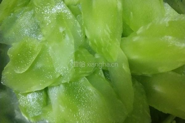 清炒莴笋的做法图解1
