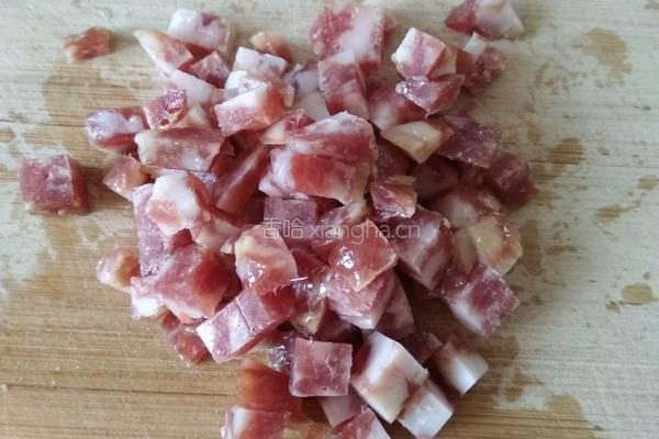 电饭煲腊味什锦饭的做法图解2