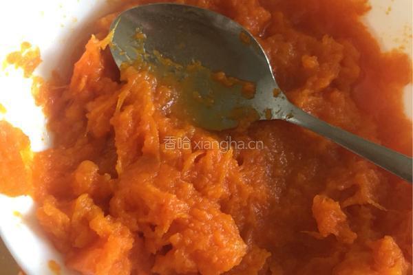 红糖核桃南瓜饼的做法图解1