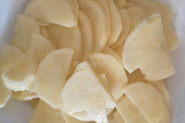 土豆辣椒的做法图解1