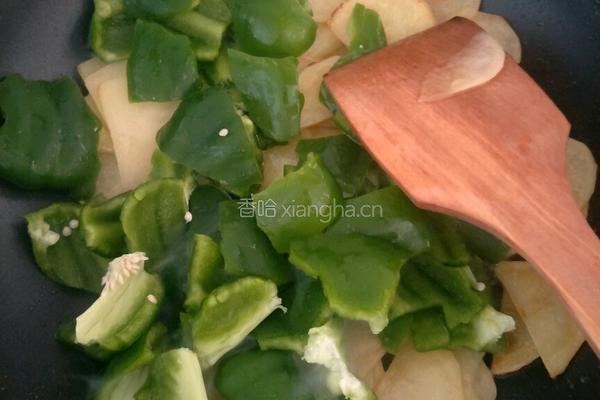 土豆辣椒的做法图解7