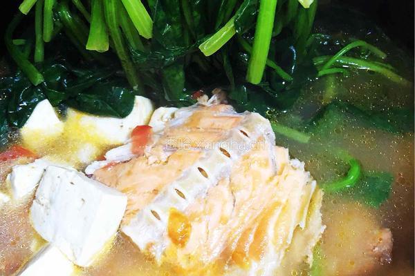 三文鱼骨豆腐汤的做法图解7