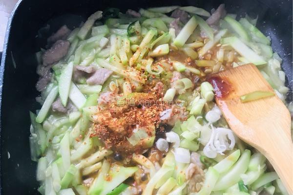 西葫芦炒肉的做法图解7