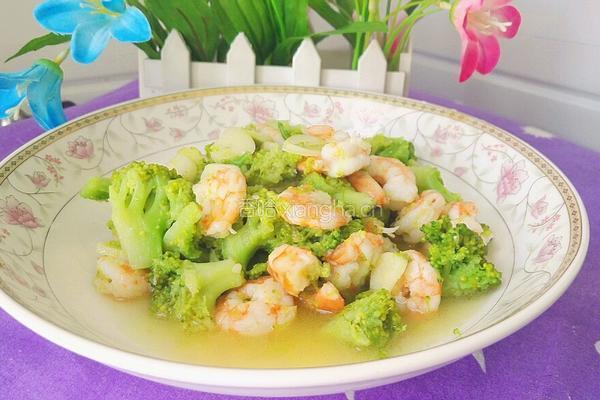 西兰花炒虾仁的做法图解15