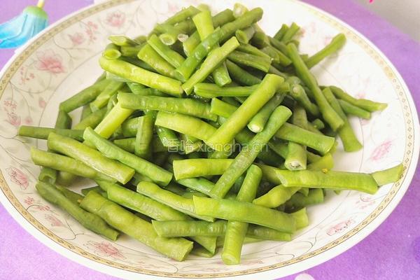 茄子炒豆角的做法图解7