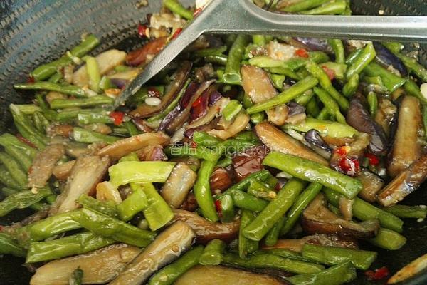 茄子炒豆角的做法图解21
