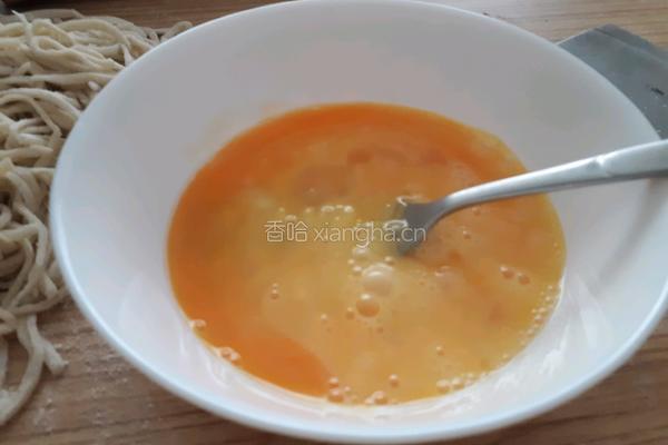 鸡蛋炸酱面的做法图解6
