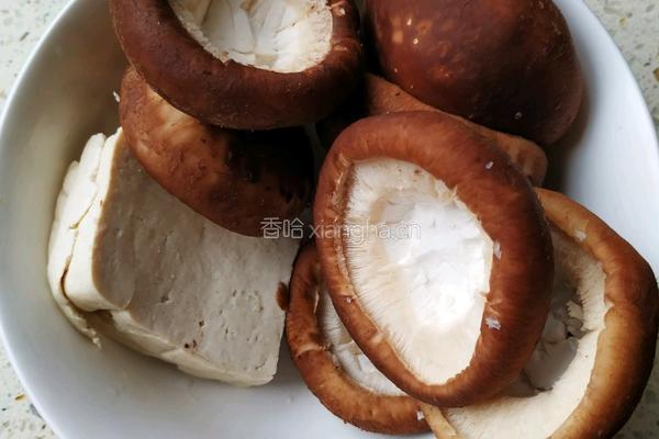香菇酿肉的做法图解1