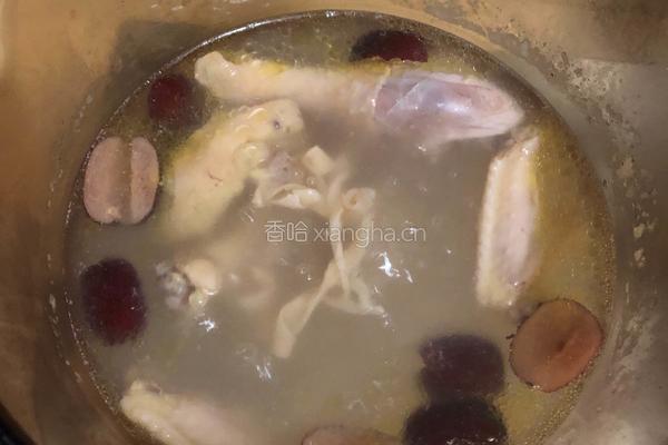 花胶红枣炖阉鸡的做法图解9