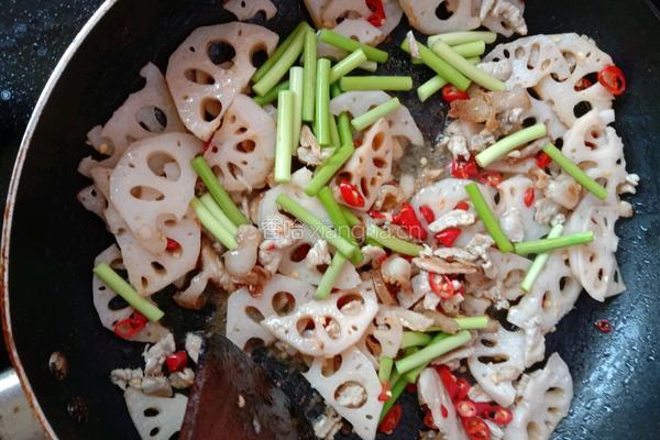 蒜苔莲藕炒肉的做法图解11