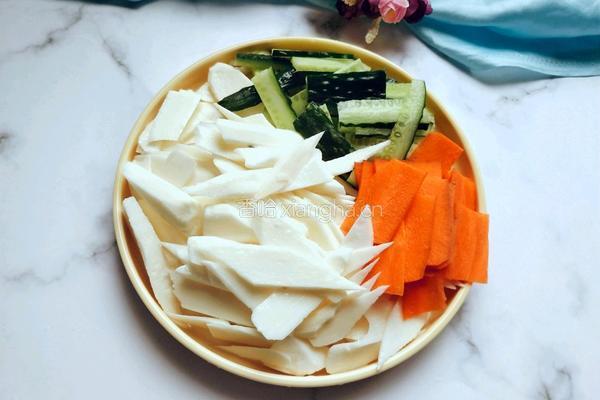 凉拌铁棍山药的做法图解3