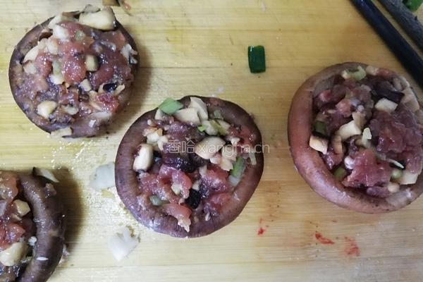 蘑菇塞肉的做法图解10