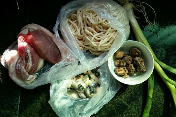 葱香海蛎肉片汤面的做法图解1