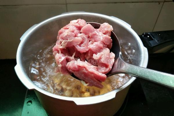 葱香海蛎肉片汤面的做法图解5