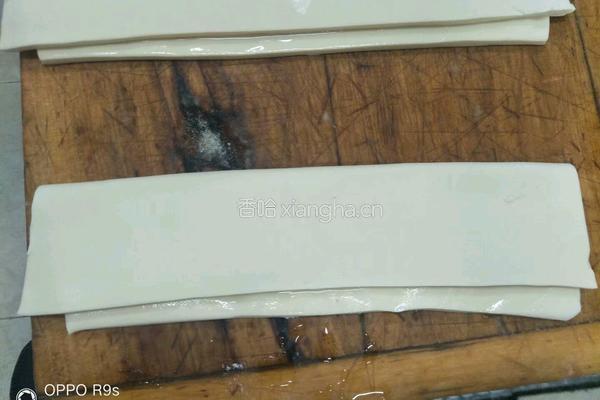 奶香大花卷的做法图解2