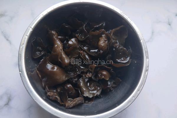 酥炸黑木耳的做法图解3