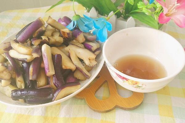 茄子炒胡萝卜的做法图解6