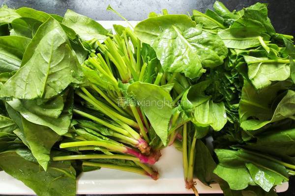 菠菜拌花生米的做法图解3