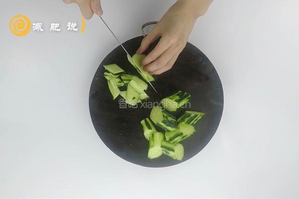 青瓜拌虾仁的做法图解4