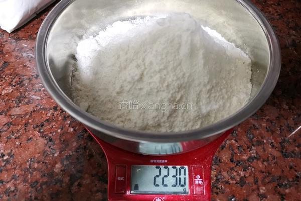 萌宝们都爱吃的抹茶花卷的做法图解1