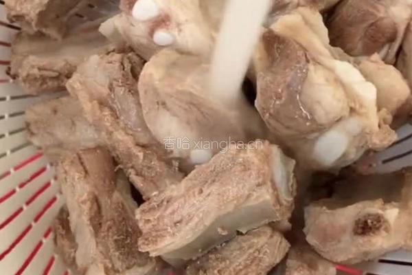 糖醋排骨的做法图解2
