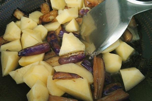 茄子炒土豆的做法图解8