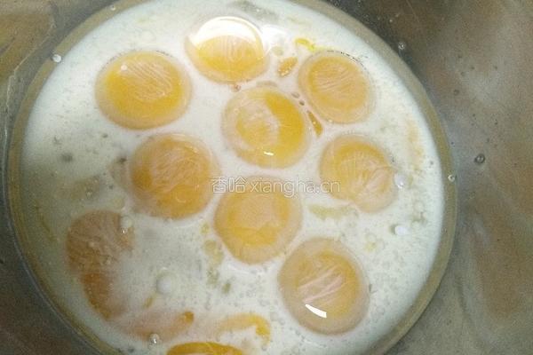 10寸戚风蛋糕的做法图解2