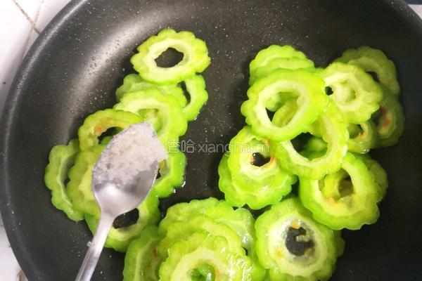 苦瓜炒蛋的做法图解6