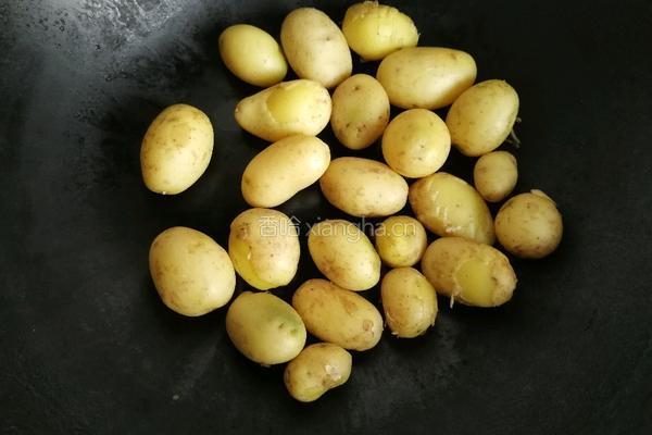 酱烧土豆仔的做法图解2