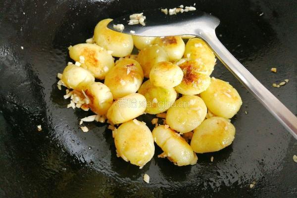 酱烧土豆仔的做法图解8