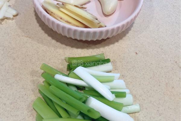 蒜台炖鲅鱼的做法图解6