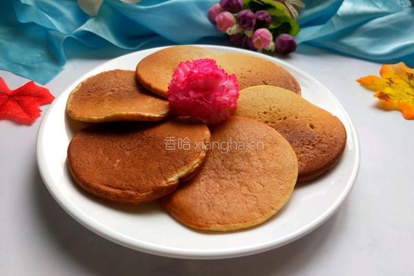 香蕉牛奶松饼的做法图解1