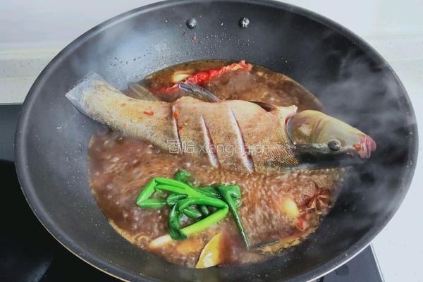红烧丁鲑鱼的做法图解8