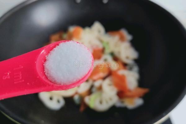 胡萝卜炒藕片的做法图解8