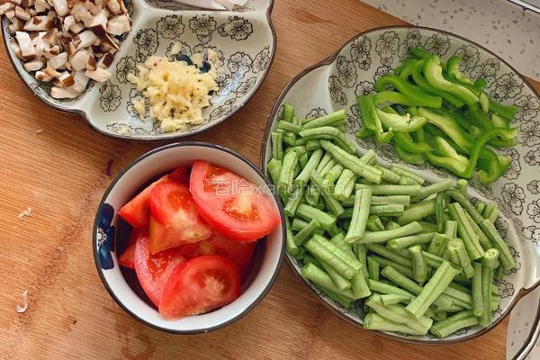 黄豆芽豆角蒸卤面的做法图解3