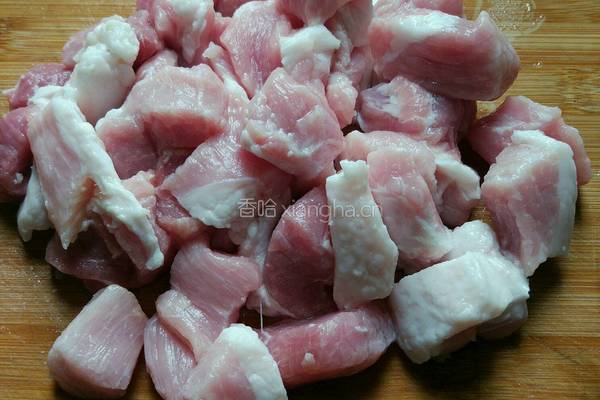 豆豉炖肉的做法图解1