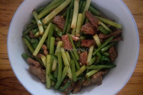 蒜苗炒肉的做法图解7