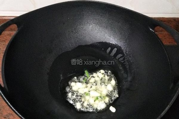 小葱炒鱼饼的做法图解5