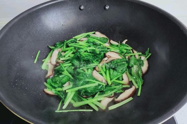 香菇炒小白菜的做法图解9