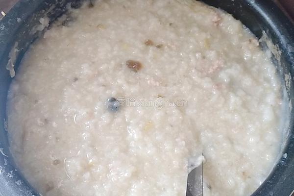 皮蛋瘦肉粥的做法图解7