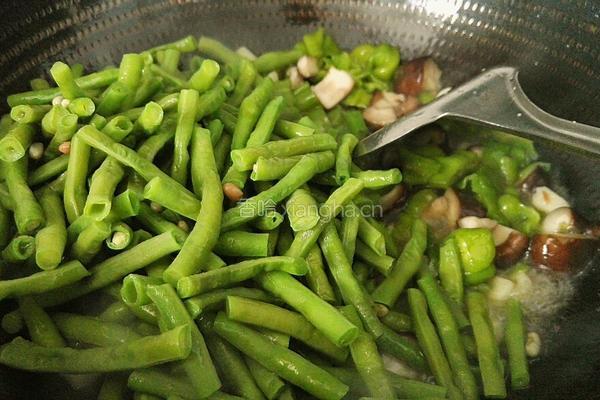 香菇炒豇豆的做法图解16