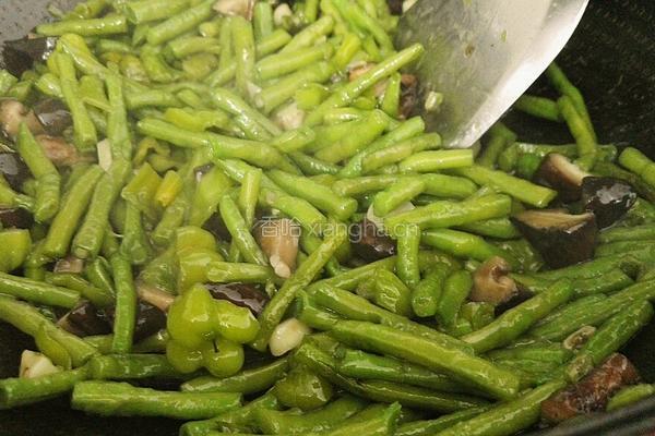 香菇炒豇豆的做法图解19