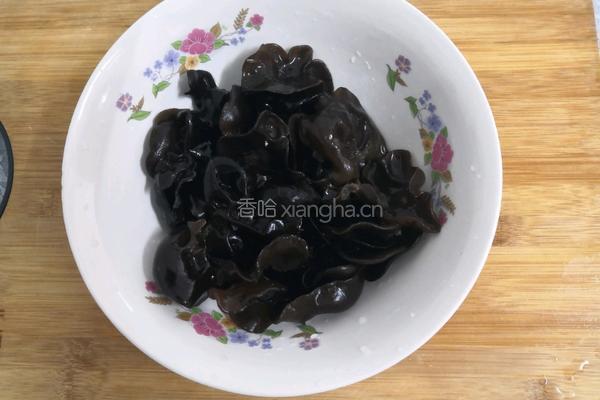 猪心汤的做法图解2