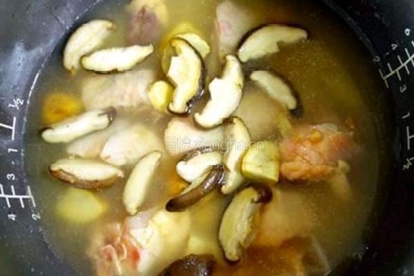 板栗香菇鸡焖饭的做法图解8