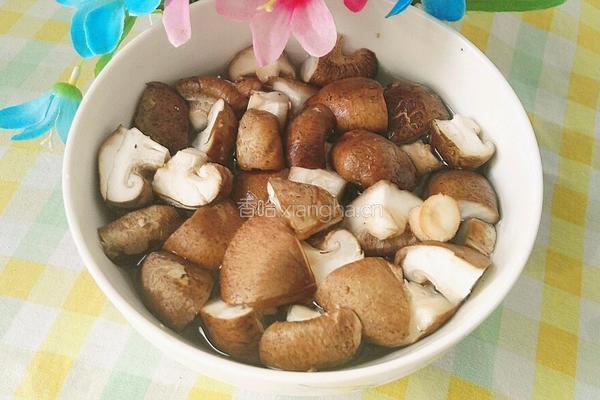 香菇炒上海青的做法图解3