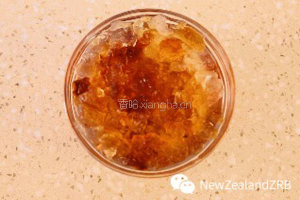 紫薯银耳新西兰花胶汤的做法图解2